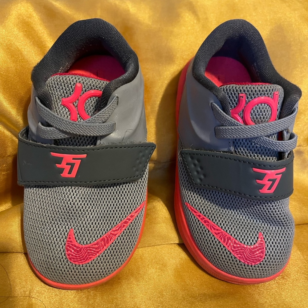 Pink & Grey KD Nike Tennis